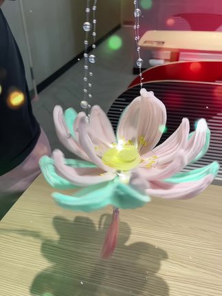 我也是收到ta给我做的莲花灯啦#中秋 #莲花灯 #手工diy #扭扭棒