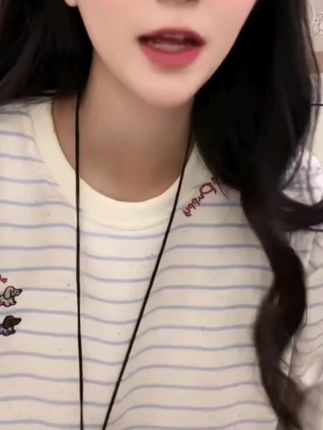 【ZHAP】美式复古撞色条纹圆领小狗刺绣卫衣女秋冬宽松慵懒风上衣潮