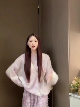 早秋新款晕染蝴蝶针织衫女宽松大码慵懒风减龄洋气套头长袖毛衣女#甜美穿搭 #甜系女孩 #时尚潮流 #时尚毛衣女 #秋冬毛衣女