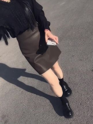 2025春秋韩版拼接蕾丝花边衬衫长袖时尚V领上衣+简约a字皮裙高腰#a字裙 #皮裙 #衬衫穿搭 #时尚套装 #显瘦穿搭
