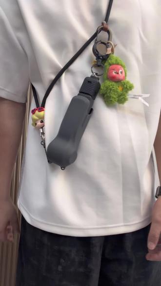 pocket4抬手即拍挂绳diy成功不翻车 挂绳➕伸缩扣组合真的太适配了
随身戴好挂绳,拉伸顺滑不卡顿
#pocket4 #大疆pocket4 #pocket4配件 #diy #数码配件