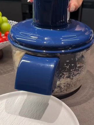 原来水果去皮能这么简单!吃葡萄不吐葡萄皮,这个自动去皮机 它做到啦!喜欢吃水果再也不用吃涩涩的果皮了#葡萄去皮机 #自动剥皮机 #水果去皮 #削葡萄皮 #好物推荐🔥