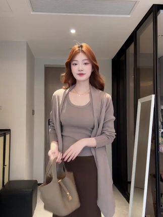 2025秋季新款女法式气质长袖针织开衫修身背心百搭高腰显瘦半身裙#显瘦穿搭 #修身显瘦 #秋季新款 #针织衫 #半身裙