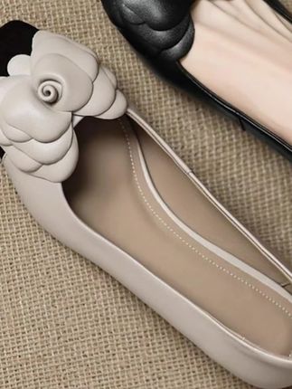 法式小香风中跟拼色山茶花单鞋女夏2025新款粗跟浅口百搭通勤女鞋#爆款热卖中 #女鞋 #跟鞋