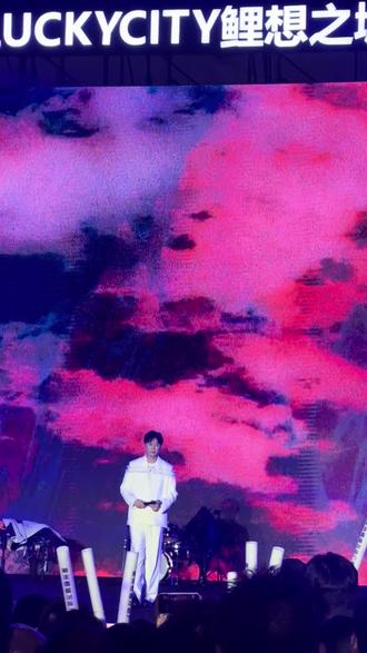 #鲤城万达广场 #现场live #张紫豪 不要慌太阳下山有月光