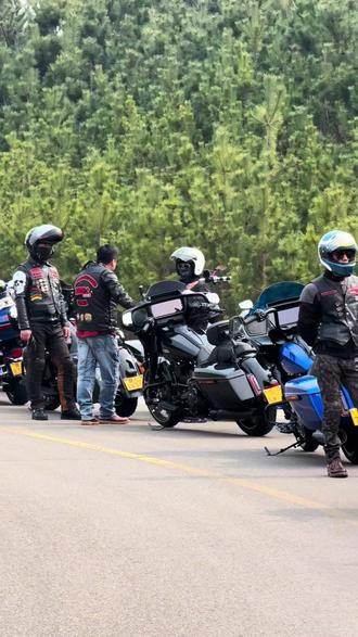 青岛哈雷车主会日照骑行之旅,共赴一场机车暖心之旅 青日一家亲#哈雷戴维森#机车#女骑#日照机车#安全骑行