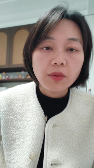 恋爱时觉得男朋友情绪好稳定好厉害,结婚了却成了我的痛苦源泉,这到底是情绪稳定还是情感冷漠?理解了他,更是放过了歇斯底里的自己!愿我们都能在婚姻里,看见彼此,温暖彼此。#情感漠视 #婚姻感悟 #原生家庭 #夫妻情感 #女性成长