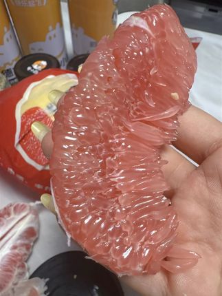 又甜又多汁的红心蜜柚真是好吃到停不下来!#柚子#红心蜜柚