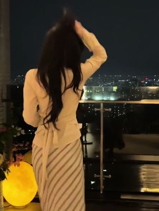 #张予曦毕雯珺真拍了红裙抱#深情眼#赵露思#赵露思直播怼黑评 #许凯公主抱田曦薇甜到没边