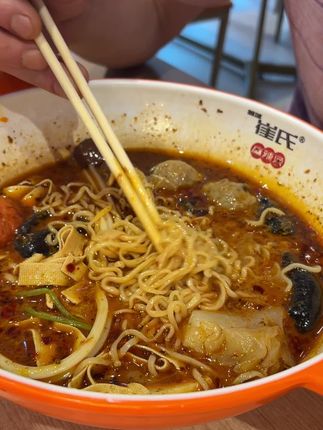 饿了吧!来碗麻辣烫吧!在家随时随地都可以吃到的东北麻辣烫#麻辣烫 #热门 #同城 #强烈推荐 #鹤城崔氏麻辣烫