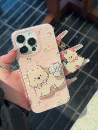 这个超可爱的西高地狗狗手机壳真的太萌了,我最近超级喜欢用它!它是这种半透粉的色调,加上立体的西高地狗狗图案,简直少女心爆棚啊!而且它的手感特别舒服,摸起来滑溜溜、软绵绵的,无论你是苹果、华为还是其它型号的手机都能用,赶紧给自己的爱机换上吧!#手机壳 #手机壳推荐 #这个手机壳真的长在我心巴上了 #个性手机壳推荐 #仙女必备