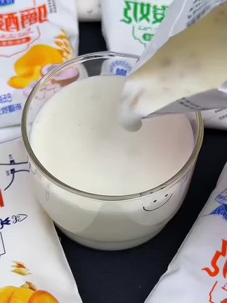 #牧天下 #嚼酸奶 草莓黄桃蓝莓袋装燕麦椰果#早餐 常温#酸奶 整箱10袋#夜宵