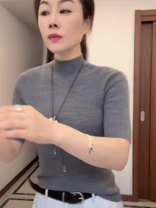 精纺美丽诺羊毛中袖一线成衣无缝款时尚针织衫打底内搭羊毛衫#时尚打底衫#洋气羊毛衫#气质针织衫#显瘦打底衫#百搭针织衫
