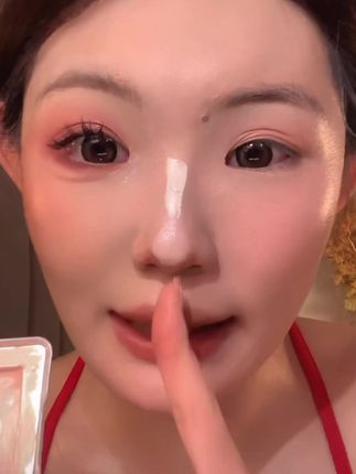 被问爆的“伪素颜小心机”,竟是这支高光膏的功劳! #美妆 #爱了爱了 #分享 #怼脸拍高清镜头 #原相机无美颜
