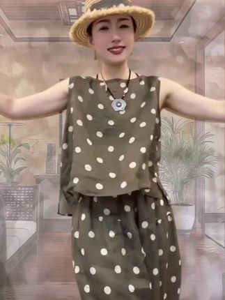 #无袖波点套装# 夏季新款韩版无袖减龄波点上衣阔腿裤套装#面料柔软舒适谁穿谁好看