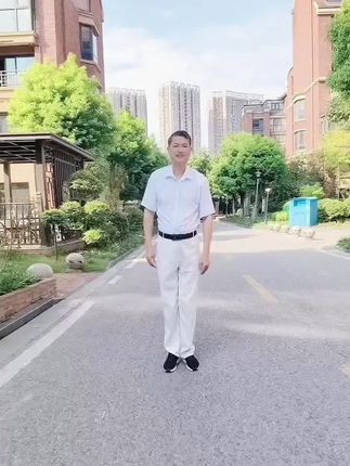 友友们下午好,我等花开等你来,喜欢的一起来,轻松学跳舞 @抖音小助手 !!