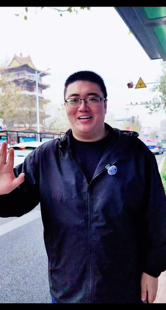 今天特别制作一期视频,讲解一下沧州公交新推出的智慧便民巴士的乘车方式,划重点☞三种方式最终都是跳转到【优点出行】小程序上操作哦!
这个冬天,让智慧便民巴士伴我们温暖出行!