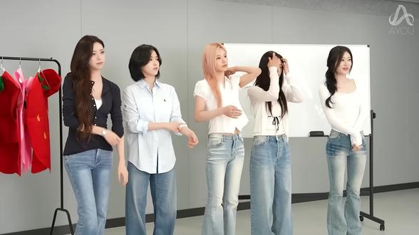 🍉ITZY《Motto》水果版舞蹈练习室!甜度爆表 这期给大家带来ITZY最新曲《Motto》的水果版舞蹈练习室!全员换上可爱水果造型,刀群舞依旧超齐,看完心情直接变晴天~
#女团舞 #舞蹈练习室 #Motto #水果版 #kpop舞蹈
转载自youtube频道: ITZY