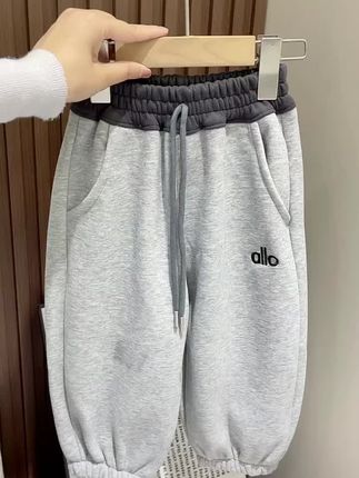 2025加绒加厚卫裤新款男女童拼色百搭刺绣字母休闲卫裤#高品质童装 #休闲裤 #儿童卫裤 #百搭裤子 #男童裤子