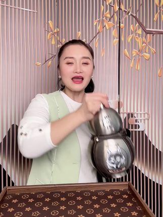 巴尔汗蒙古烈酒69.8到手3升6斤装,固态法纯酿酿造的白酒,好喝不贵#白酒 #纯粮食酒 #好物推荐#高端品质