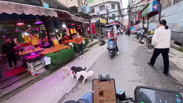 大庭广众之下,竟然………#外卖小哥 #送外卖的那些事