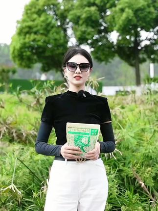 艰苦奋斗水果诱惑饵料,适合高温天气钓鱼,七种时令水果提取而成,开饵简单,上鱼快。#户外钓鱼 #强烈推荐 #钓鱼知识@DOU+小助手