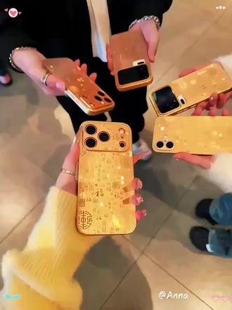 金色的百福图手机壳!真的高级显贵!轻奢上档次!#手机壳 #手机壳推荐#高级感 #新年手机壳 #闺蜜同款