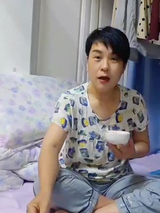 思念小小汤圆很糯,里面有芝麻馅,香香德,好吃。