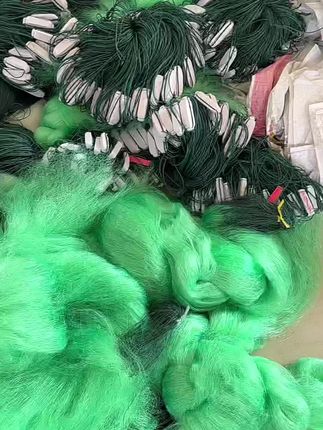 进口绿丝绳包坠三层沉网、纯手工绑扎.好放好收好理、不缠不挂、江河湖水库通用、规格齐全都有现货.网丝柔软易上鱼.品质嘎嘎好.#渔网加工 #源头工厂
