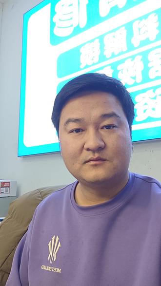 手机外屏碎裂,内屏漏液,还可以更换外屏吗?全师傅给你解答。收藏点个关注#手机更换外屏 #手机数码 #手机维修