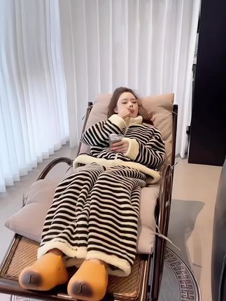 冬天的温暖是这套睡衣给的,柔软舒适,韩系慵懒,穿上脱不下来!!#睡衣家居服 #慵懒风穿搭 #这也太好看了 #秋冬穿搭 #好物推荐🔥