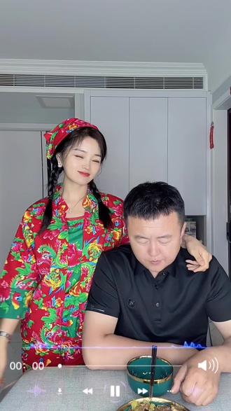 “夫君”你的polo衫买了吗?没买报尺码夫人给你安排上~宠夫模式开启,温柔又霸气✨#小冯夫妻#宠夫日常 #夫妻搞笑日常 #polo衫穿