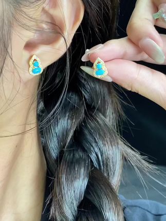 谁戴!看到这对绿松耳钉的惊艳!自带贵气感 这个颜色真的太好看 #首饰分享 #美出高级感 #七夕珠宝季 #心动珠宝季 #耳钉