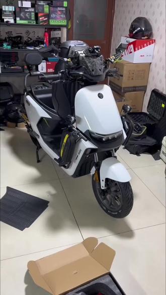 鎏光尾灯是真的好看呀!
#九号m95c #九号m80c #九号n70c #速牛尾灯 #玩车的大聪明