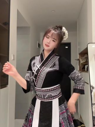 #有点上头 #醉红颜舞蹈 #越南鼓卡点舞 缘分这东西 太认真就会难过,太随便就会错过!