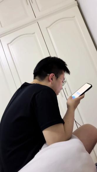 减肥问豆包,啥问题也问豆包,豆包知道的太多了,比我都了解他,最后他都怀疑人生了#情侣 #减肥 #可爱的男朋友 #男朋友的日常 #内容太过真实