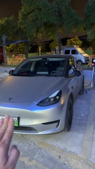 24款特斯拉ModelY 我愿称之为24.5款特斯拉ModelY 4.6万公里
升级几万块钱的特斯拉ModelY 你不心动?
#特斯拉 #ModelY #车贩子日常
