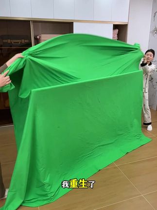 佳帮手不锈钢加粗折叠晾衣架带伸缩杆室外可用防风卡扣晾晒神器 租房的姐妹别再整花里胡哨的简易衣柜了!就选这个简简单单的不锈钢晾衣架,便宜又好用,到手是加粗不锈钢材质,质量没的说,关节处都做了加厚处理,四个角还加了加固条,结实耐造,挂厚衣服也稳~还是免安装可折叠设计,直接打开就能用,特别适合怕麻烦、动手能力差的人~它还能伸缩,最长能到 2.4 米,不管是晾日常衣服,还是晒厚重被子都没问题~关键合起来就是一个长条,放墙角、门背后都不占地,搬家时轻松带走,去公园晒被子也方便~现在下单还送防风扣和袜夹#晾衣架 #好物推荐🔥 #居家好物