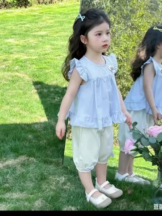 新品巴拉巴拉女童夏装飞袖套装2025新款儿童七分裤可爱两件套宝宝#可可爱爱的 #时尚感穿搭 #时髦穿搭 #可爱🌈😘 #时尚休闲穿搭