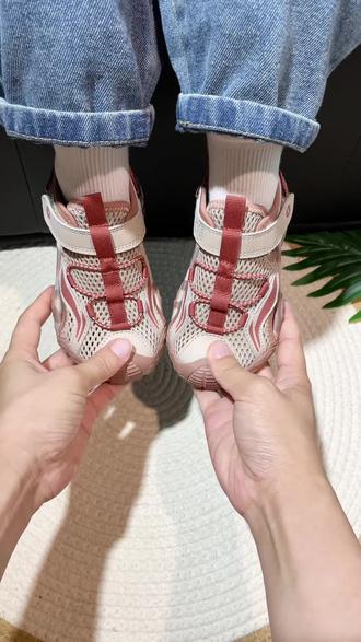 品牌鞋都卷成这个价格了,谁还去买杂牌呀!李宁儿童这双运动凉鞋质量真的太好了#李宁儿童童鞋 #儿童机能凉鞋 #夏日必备 #平价品牌童鞋 #宝妈捡漏好物