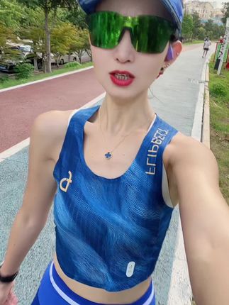 飞比特半腰速干背心,轻薄舒适 吸湿排汗 速干透气#运动穿搭 #跑步装备#飞比特#速干背心