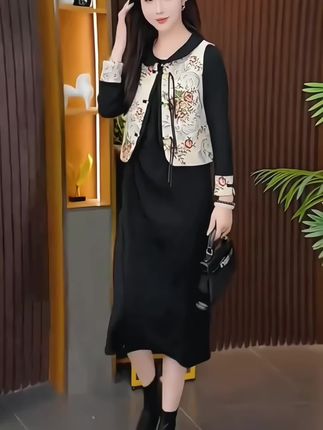 新中式马甲。 #气质女神穿搭 #夏季穿搭 #时尚气质穿搭 #优雅气质 #遮肉显瘦穿搭