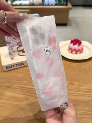 谁能拒绝爱心情侣甜心嗲味十足的手机壳呀~#今日分享 #好物推荐🔥 #情人节 #给好朋友的礼物