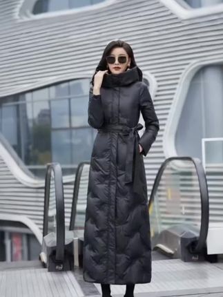 羽绒服女2024冬新款白鸭绒长款修身显瘦轻奢连帽过膝外套加厚:/ 长款#引领时尚潮流 #时尚感穿搭 #时装穿搭 #新款羽绒服 #羽绒服 @DOU+小助手