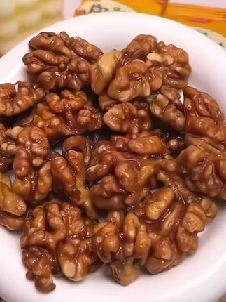 9.41 复制打开抖音,看看【二牛优选的作品】琥珀核桃仁,优质核桃,酥酥脆脆,甜而不腻# 核桃仁... https://v.douyin.com/CjACHvRhOUM/ Z@Z.Zz 10/07 QXm:/