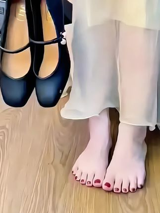 宝姐分享 #创作灵感 新款工作通勤玛丽珍 脚宽脚胖都可以33一41码粗跟好穿不累脚#法式单鞋#玛丽珍高跟鞋#软底软面穿上舒服#时尚高跟鞋