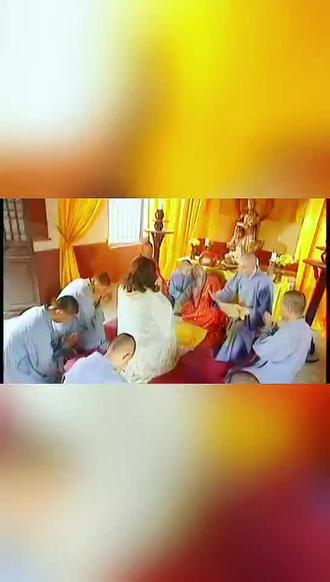 揭秘释永信真面目 老百姓眼中的释永信,从来不是非黑即白。
有人说他把少林带向世界,破旧庙做成国际IP,功不可没;有人说他满身铜臭,豪车名表,丢了佛门清净。
守得住香火,却守不住口碑;把少林做活,也把争议做满。
百姓心里一杆秤:功是功,过是过,出家人,终究要守本分。
#释永信 #少林寺 #老百姓眼中的释永信 #少林商业化 #佛门是非 #人物评价 #毁誉参半