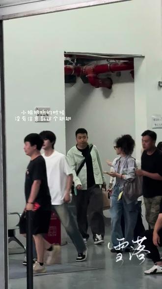 被自己蠢哭了。怎么有人反应这么慢。#生图 #张翅#野火燎原 #线下路透 @张翅 @张翅-翅煲事务所