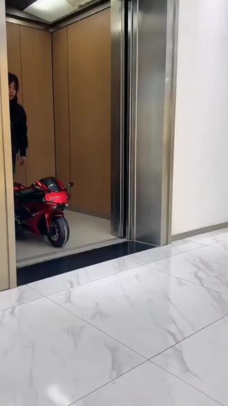 #儿童电动摩托车 #儿童摩托车 #儿童电动车 #童车 #巨量千川@创作灵感小助手 @DOU+上热门