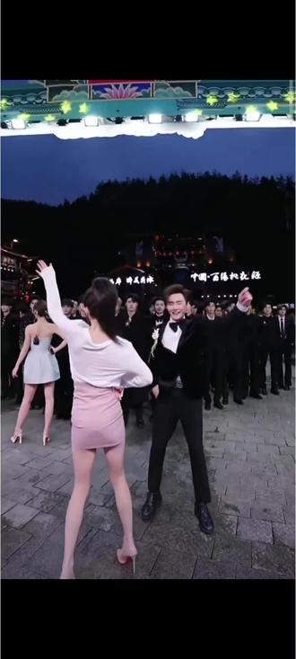 #龙浩天妹妹 鼻子整过后状况百出,真是提心吊胆 #直播 #舞蹈 #社会百态 #人物故事